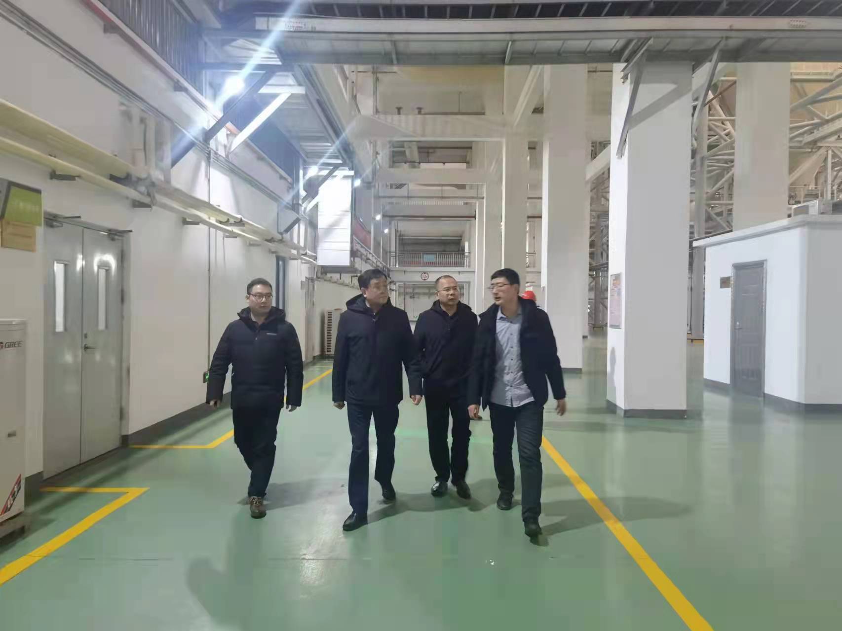 Phó chủ tịch Tập đoàn Gui Zijun dẫn đầu đoàn thăm hỏi nhân viên bảo trì dự án nhà máy phát điện rác núi Hắc Mi