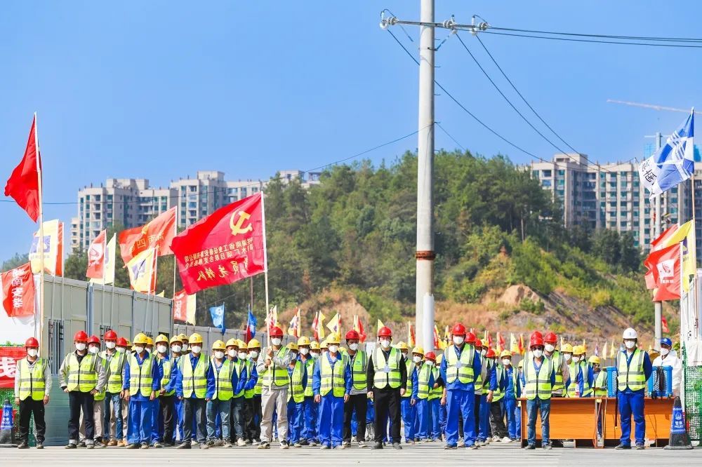 Tăng cường phòng tuyến phòng chống dịch bệnh, đơn vị thứ ba của công ty hỗ trợ xây dựng bệnh viện dã chiến ở Shaoyang