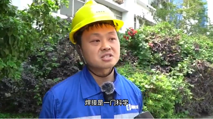 Gần đây, nhiều phương tiện truyền thông chính thống đã tập trung vào thợ thủ công xuất sắc Dương Tuấn của Công ty Trung Hưng